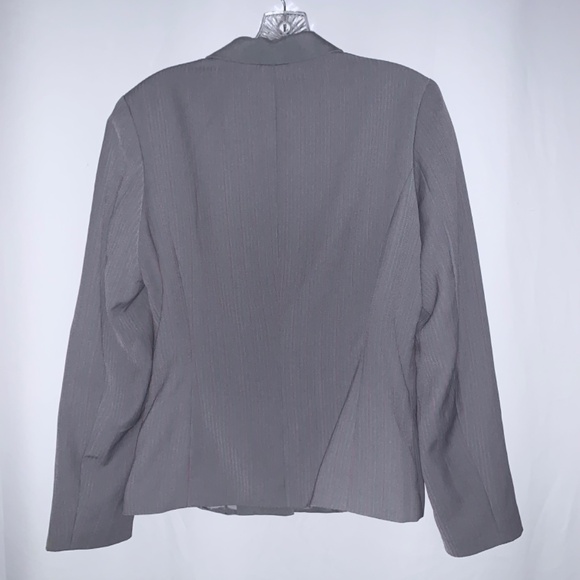 Metrostyle Pantsuit - Picture 8 of 12